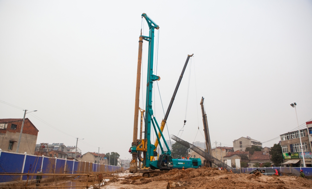 老板着急了？？？？？必发智能高效旋挖钻机来资助