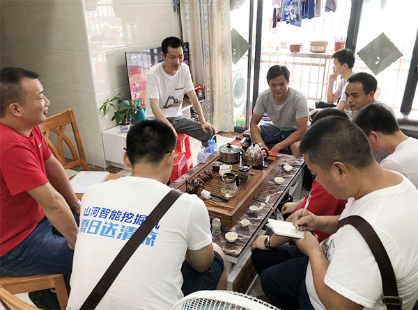 “清凉”送到客户手中，，，，为必发智能售后效劳活动打CAII