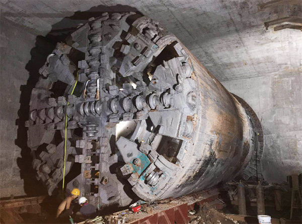 中铁必发1号盾构机首个盾构区间顺遂意会