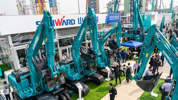 首日签单2.6亿元，，，必发智能立异产品引爆上海宝马展