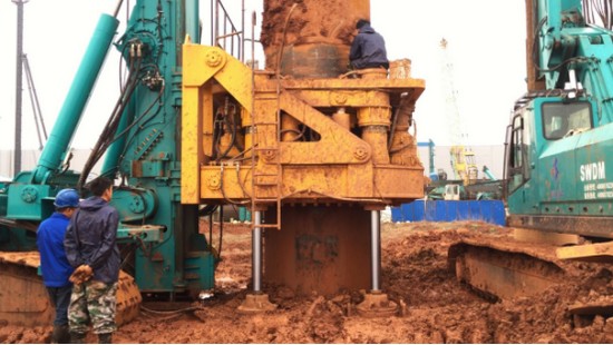 喜讯！必发智能SWRC170自行式全回转全套管钻机获湖南省首台(套)重大手艺装备产品奖励！