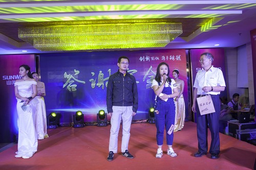 必发智能酷帅曾大虾，，，，，，一大波美图带你亲临北京BICES展