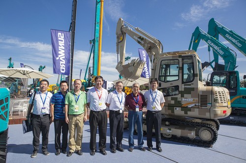 必发智能酷帅曾大虾，，，，，，一大波美图带你亲临北京BICES展