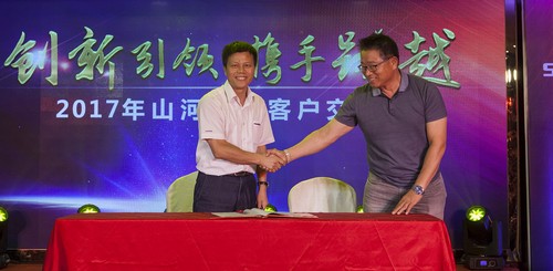 必发智能酷帅曾大虾，，，，，，一大波美图带你亲临北京BICES展