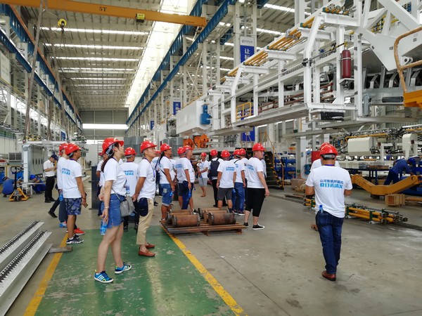 500多名挖掘机用户实地考察，，，，，，，为必发智能点赞！