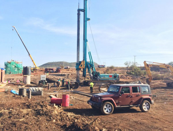 肯尼亚总统高度赞赏，，，，，乞力马扎罗山下必发绿闪灼