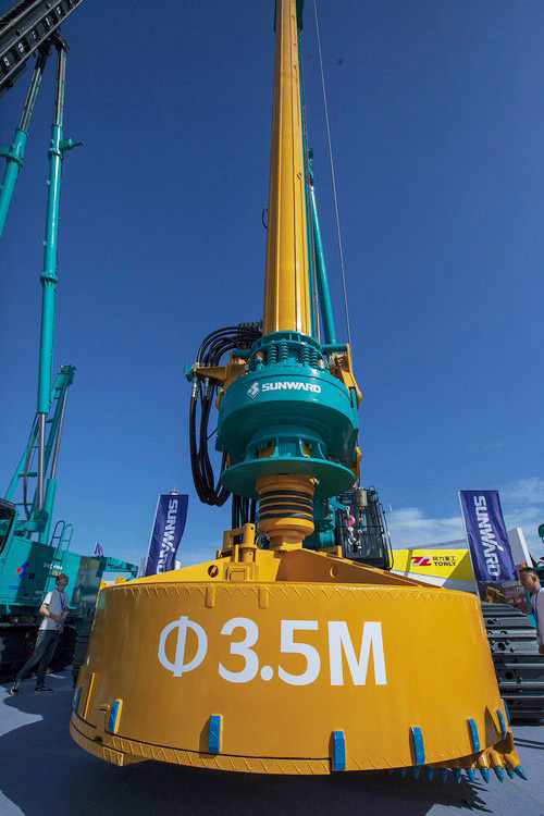 必发智能酷帅曾大虾，，，，，，一大波美图带你亲临北京BICES展