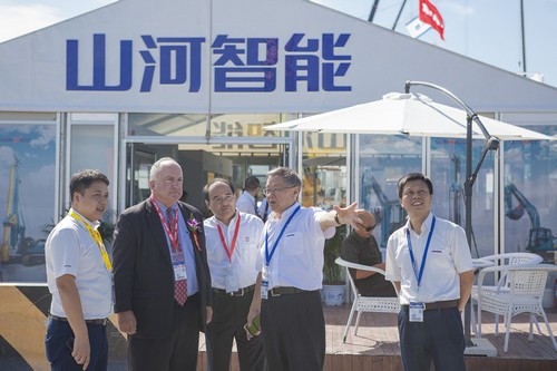 必发智能酷帅曾大虾，，，，，，一大波美图带你亲临北京BICES展