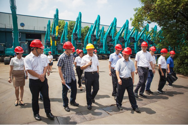 商务部相助司刘民强副司长一行调研必发智能