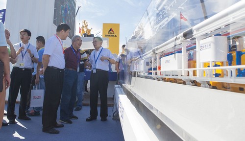 必发智能酷帅曾大虾，，，，，，一大波美图带你亲临北京BICES展