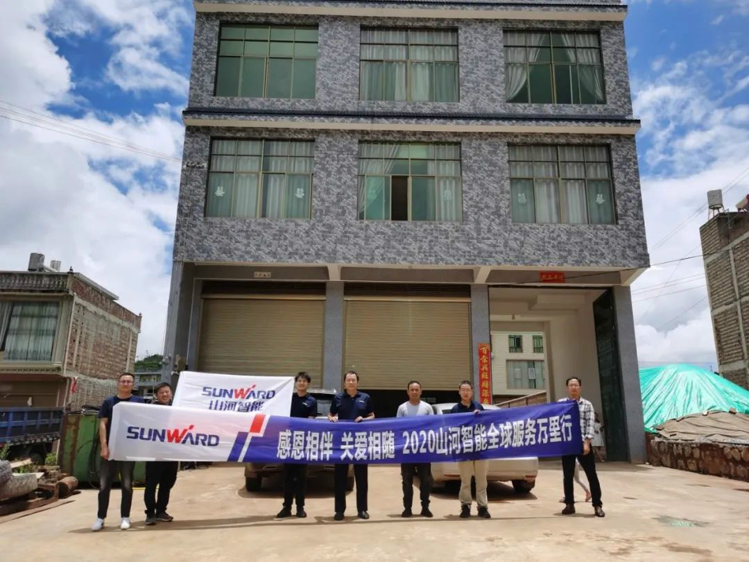 云南这个村有个挖掘机家族，，，，创富有一套