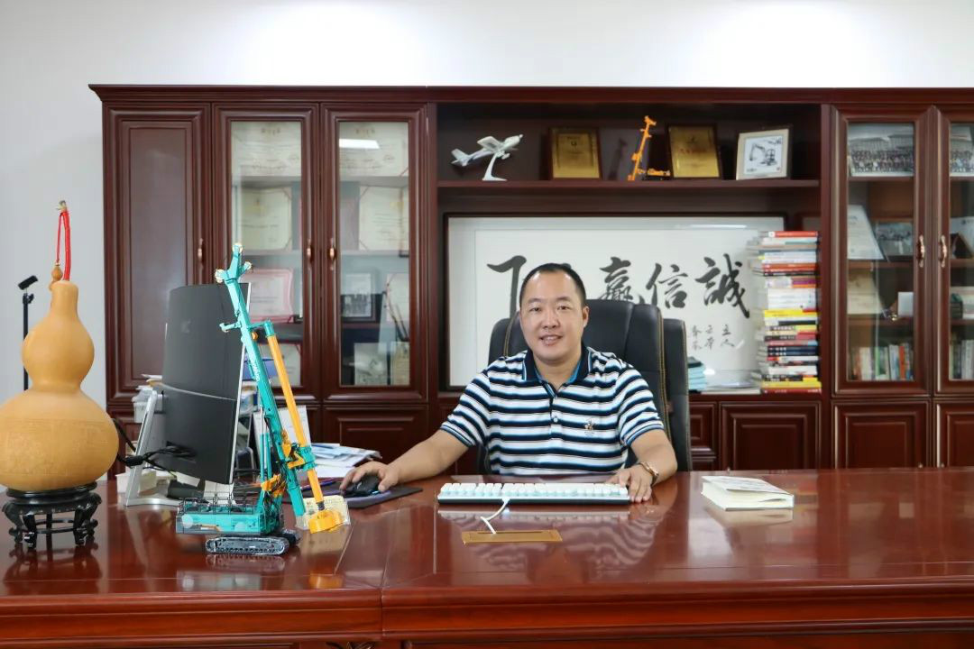 从鞋厂老板到桩工“大佬”，，，，，，他以一台静力压桩机撬动财产杠杆