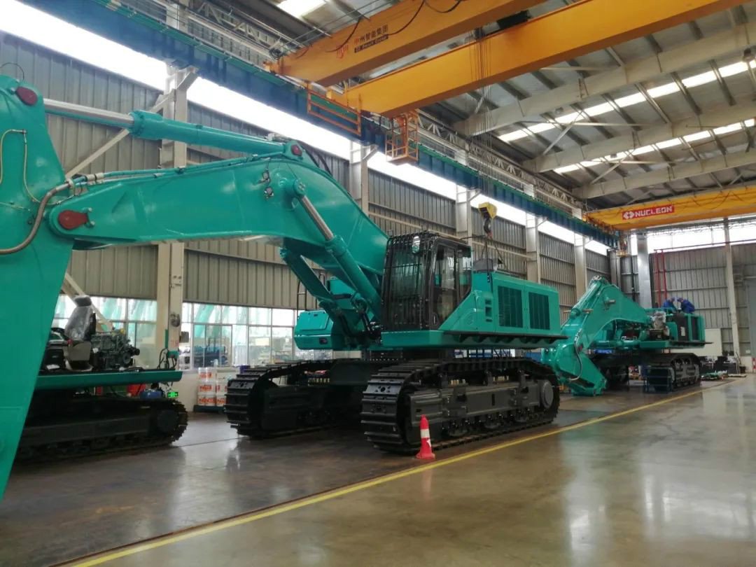 立异再出效果！必发智能超大型履带式液压挖掘机下线