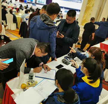 5万万! 必发智能挖掘机订货会立异高