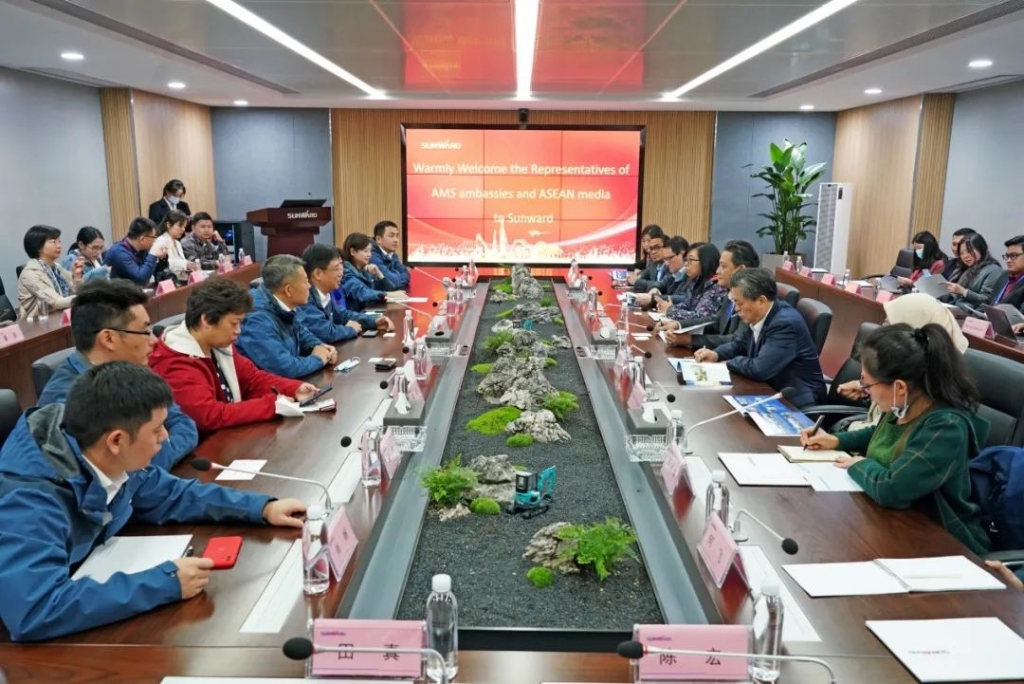 东盟联合参访团考察必发智能