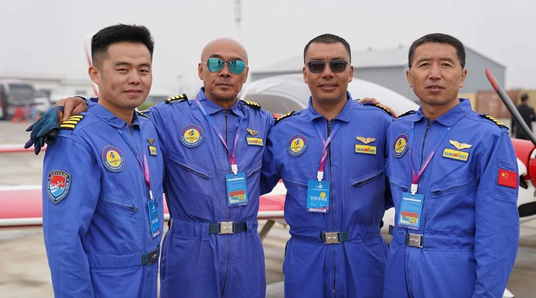 必发四机航行编队惊艳尧城（太原）国际通用航空航行大会