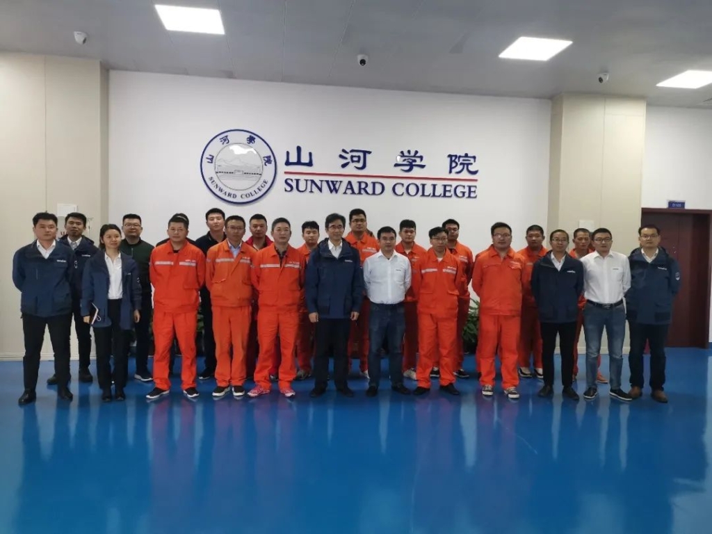 做必发的客户，，，，，，我们宠你！ ——葛洲坝易普力公司项目向导及主干凿岩产品知识培训