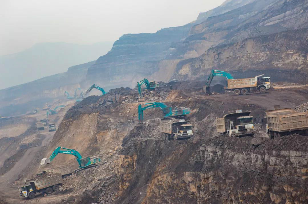 以先导式立异实现挖掘机从无到有，，，，，从小到大，，，，，从大到强！