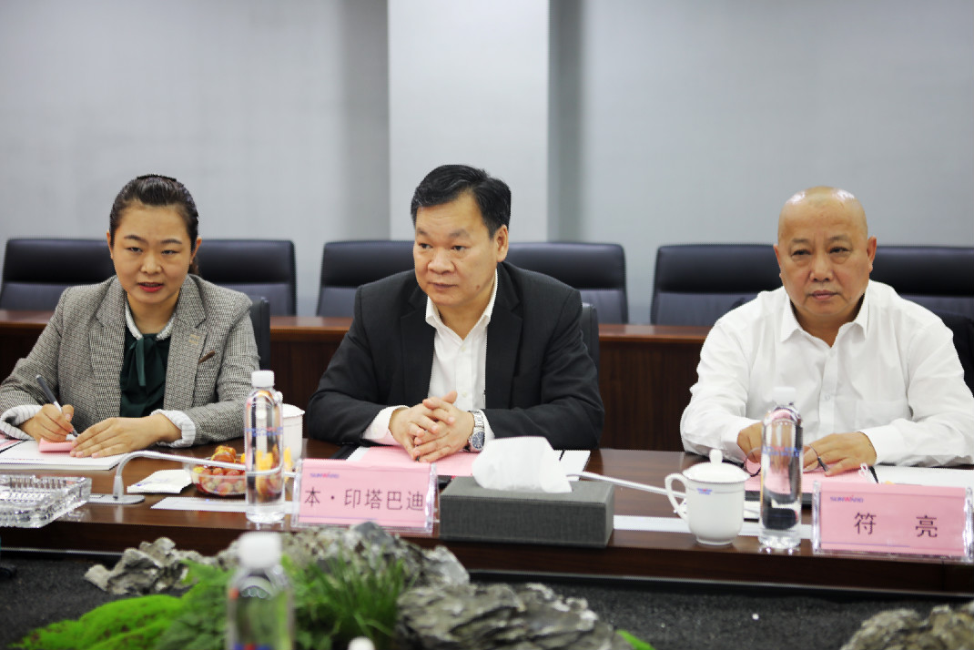 老挝长沙总领事本·印塔巴迪考察必发智能