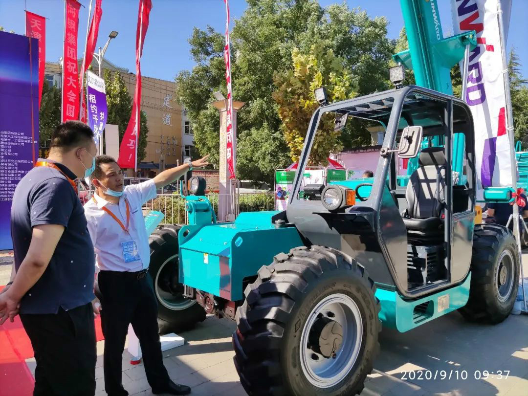 必发智能高空作业装备“吸睛”雄安展