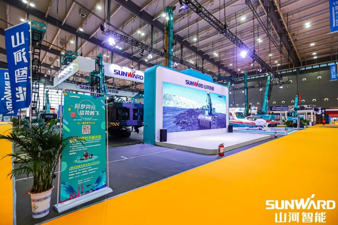 “必发绿”亮相长沙国际工程机械展，，，，，，50余款产品尽显必发智能立异实力