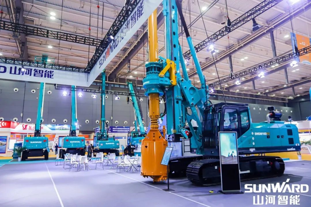 “必发绿”亮相长沙国际工程机械展，，，，，，50余款产品尽显必发智能立异实力