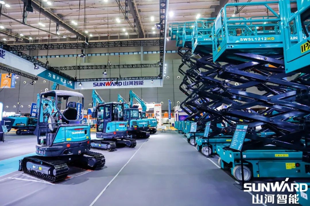 “必发绿”亮相长沙国际工程机械展，，，，，，50余款产品尽显必发智能立异实力