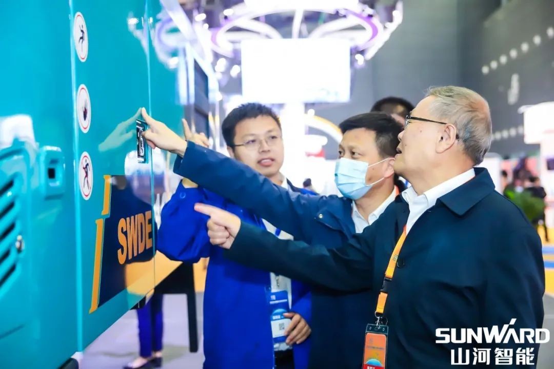 “必发绿”亮相长沙国际工程机械展，，，，，，50余款产品尽显必发智能立异实力