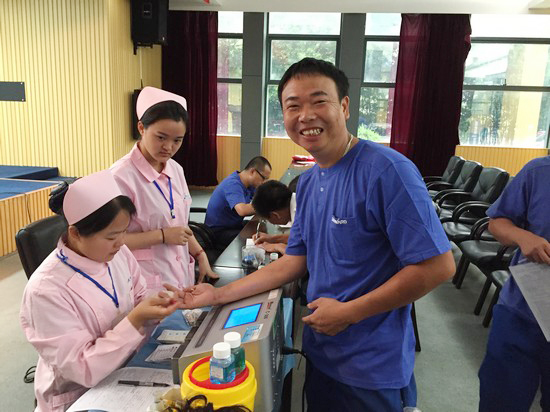 血液毗连你我大爱感动星城——记必发智能2016年夏日无偿献血活动