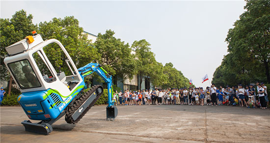 这个炎天，，，，，亲子玩转必发智能“三栖”装备