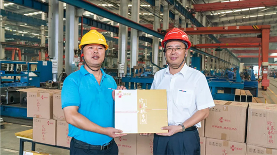 万力集团“送清凉”活动，，，，，，慰问一线员工