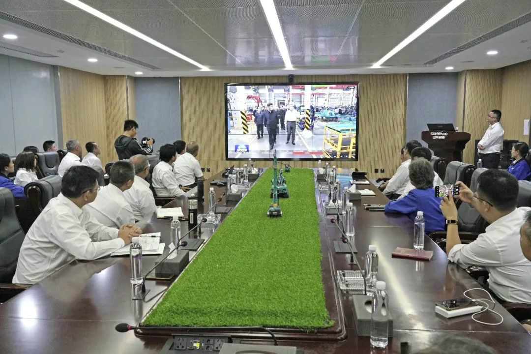 总书记“点赞”必发立异，，，，必发智能集中收看《新闻联播》