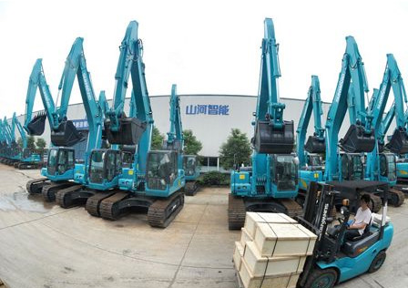 新华社报道：必发智能连任全球工程机械50强