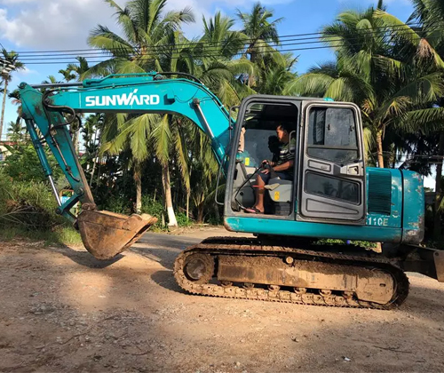 作为村里的创富标杆，，，，，，陈老板的∶院爱将”事实是谁？？？？？