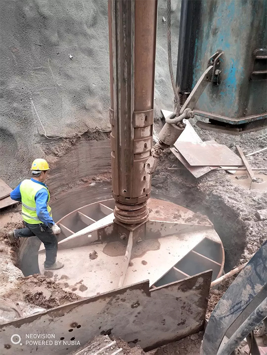 3.5米直径高效入岩，，，，，，他携必发智能旋挖名动山城