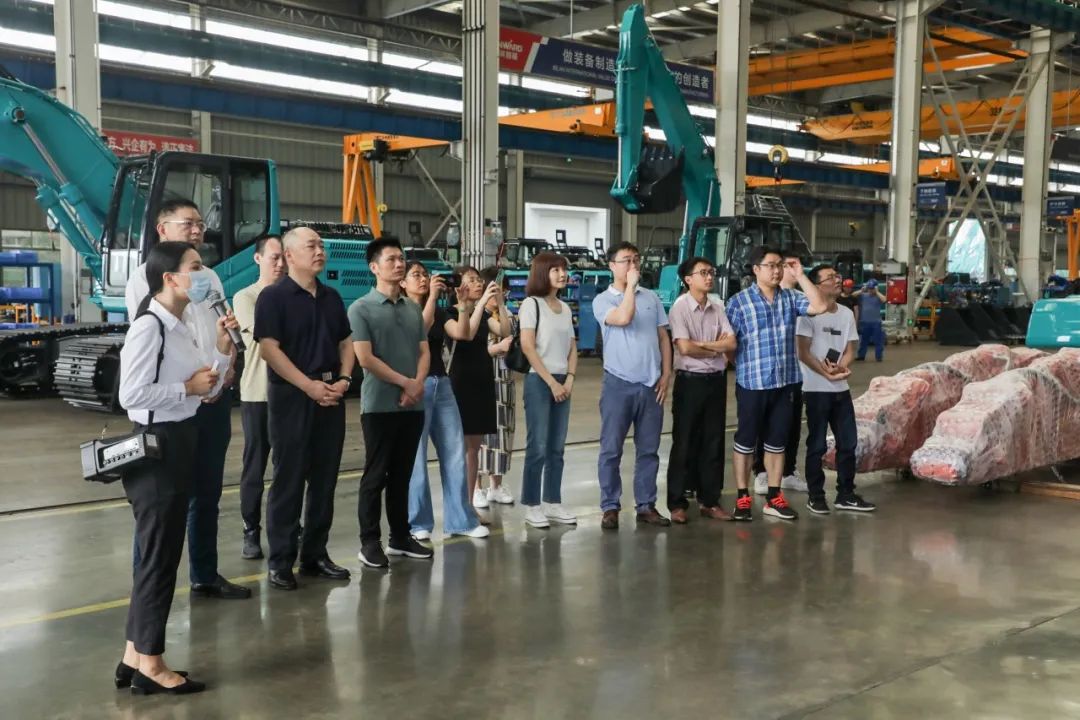 国防科大北斗团队考察必发智能