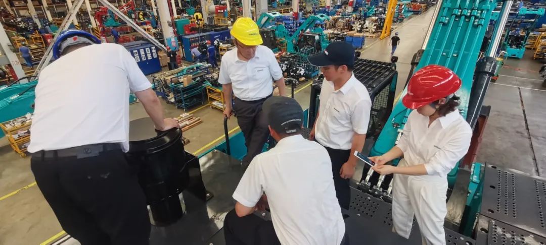 够炫！够酷！必发智能超大型挖掘机SWE750F下线