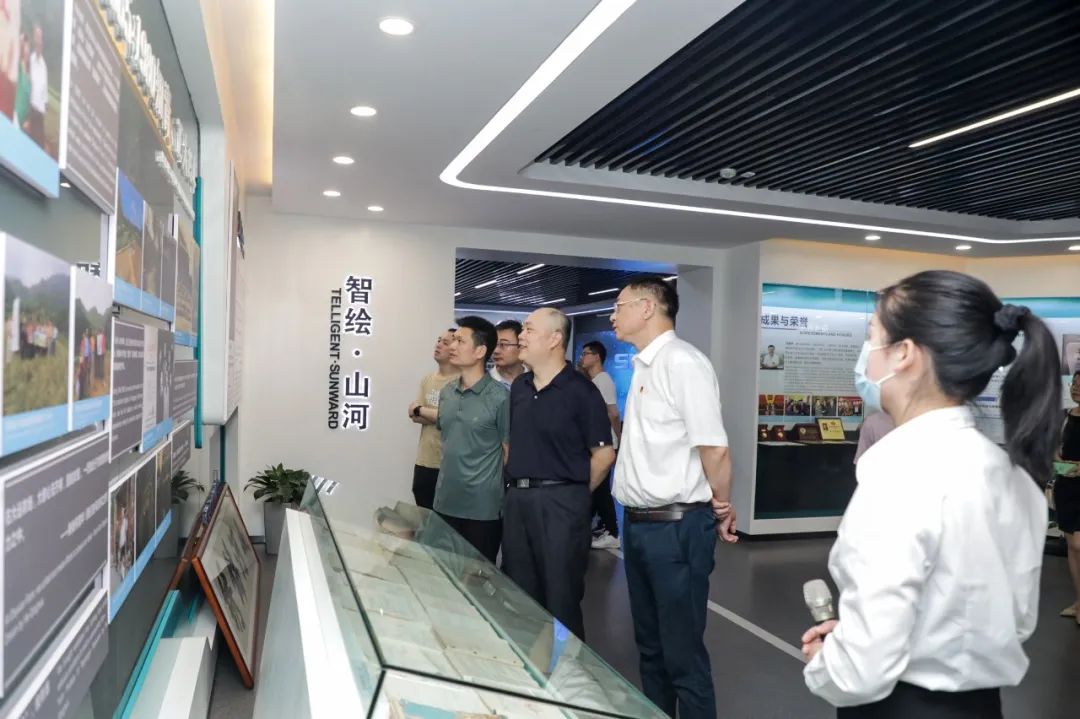 国防科大北斗团队考察必发智能