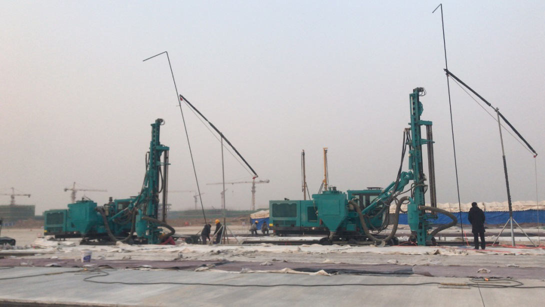 北京大兴机场，，，，必发智能凿岩装备曾助力新手艺落地 | 百年风华筑漂亮必发（2）