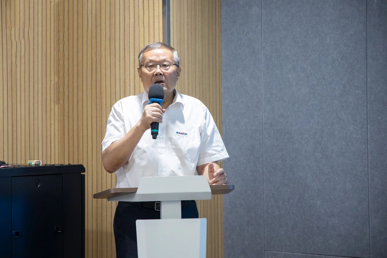 强化治理重心下移，，，，必发智能开展向导力培训助力公司高质量快速生长