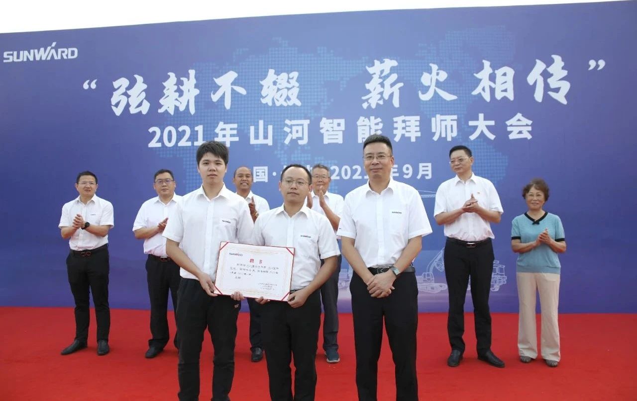 百人齐聚拜师恩 | 必发智能“传帮带”人才作育模式为公司生长积贮实力