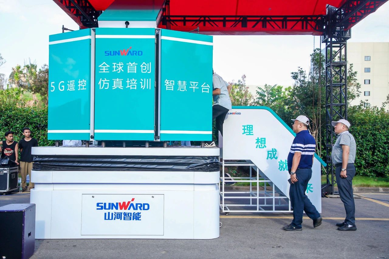 远程？？？？？+仿真培训！全球首创5G？？？？？胤抡媾嘌抵腔燮教ň柿料