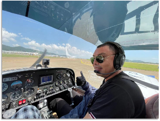 4小时，，，720公里，，，必发阿若拉飞到珠海在第13届中国航展等你