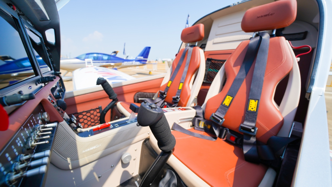 新机、航行演出…2021中国航展必发航空秀给你看