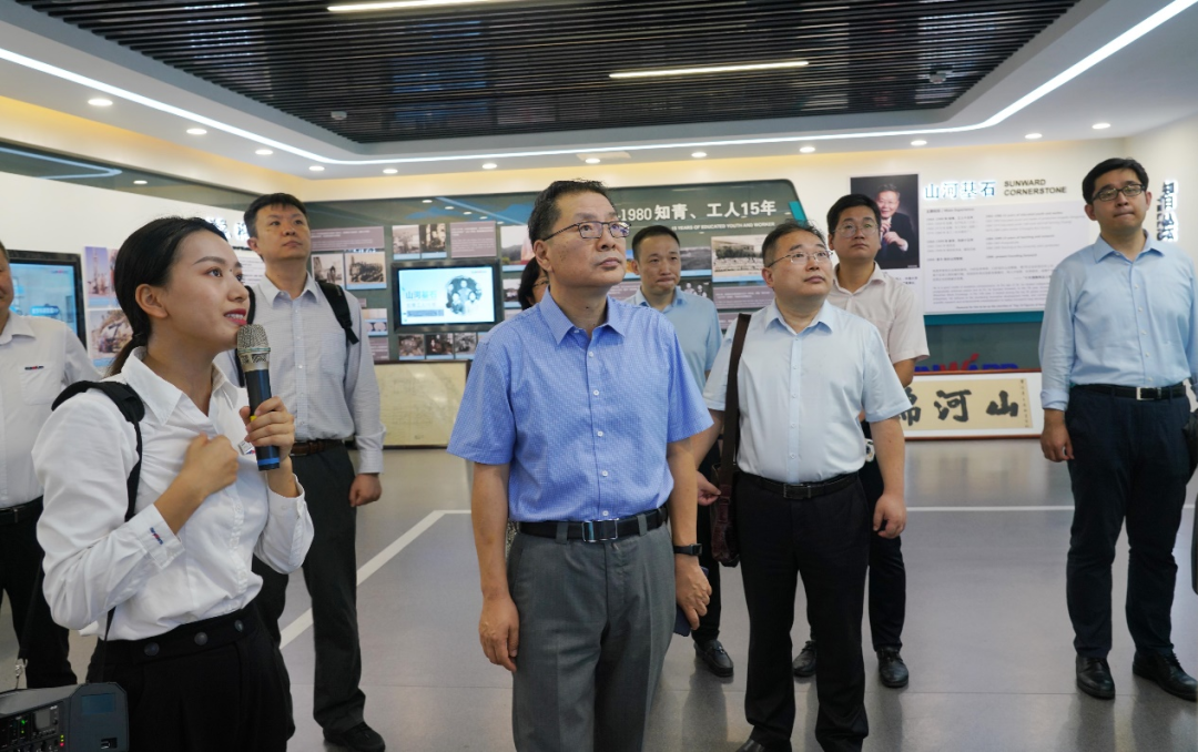 中国出口信用包管公司向导一行调研必发智能