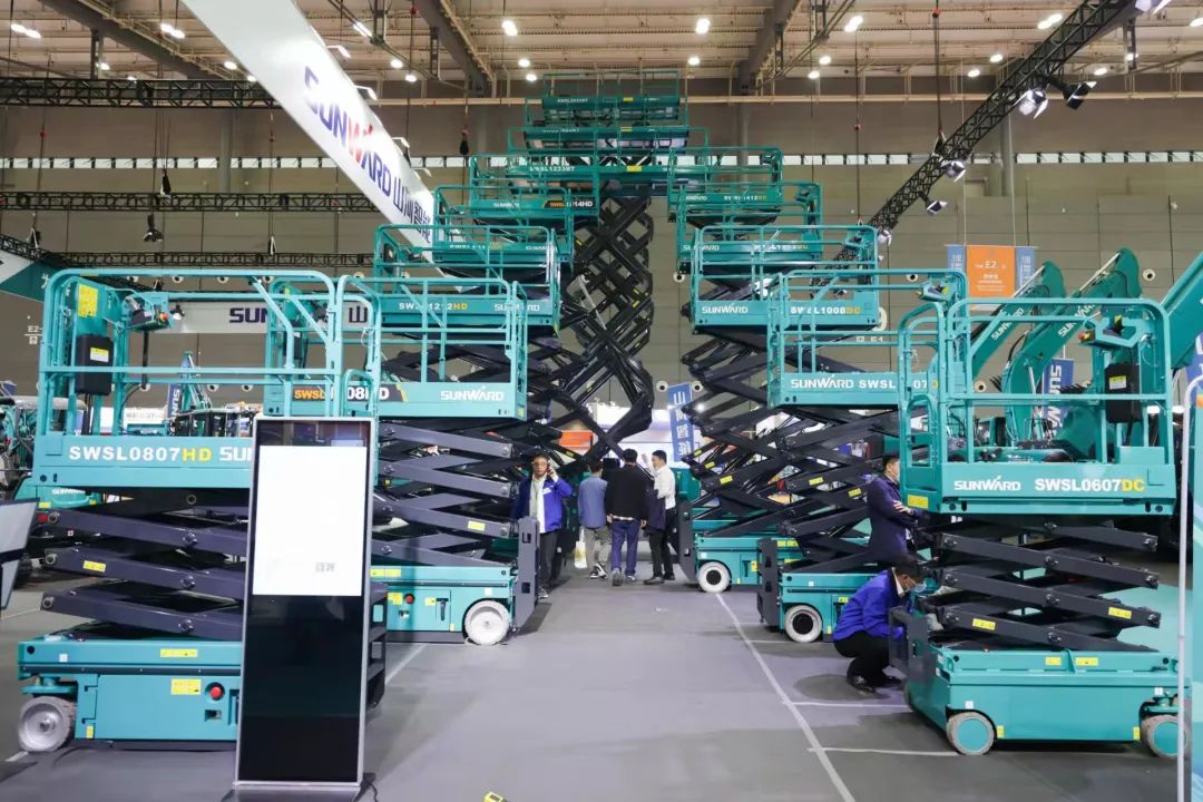 “必发绿”牵手“华为中国红”！必发智能高机装备集群助力华为团泊洼项目