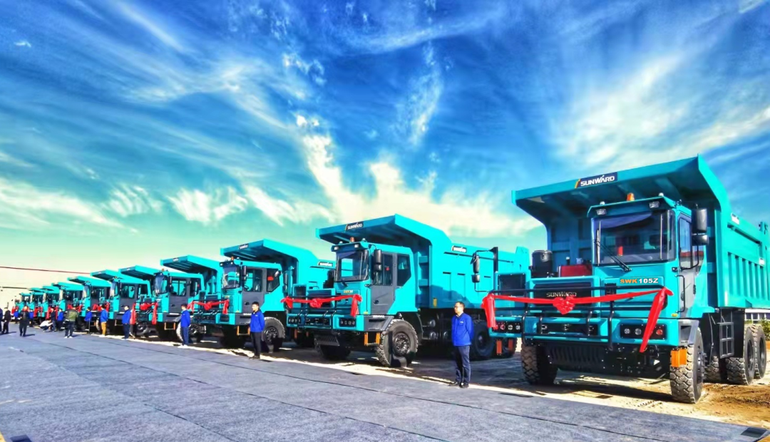 高设置、智能化……必发智能高端定制AT版105吨级宽体矿卡乐成下线