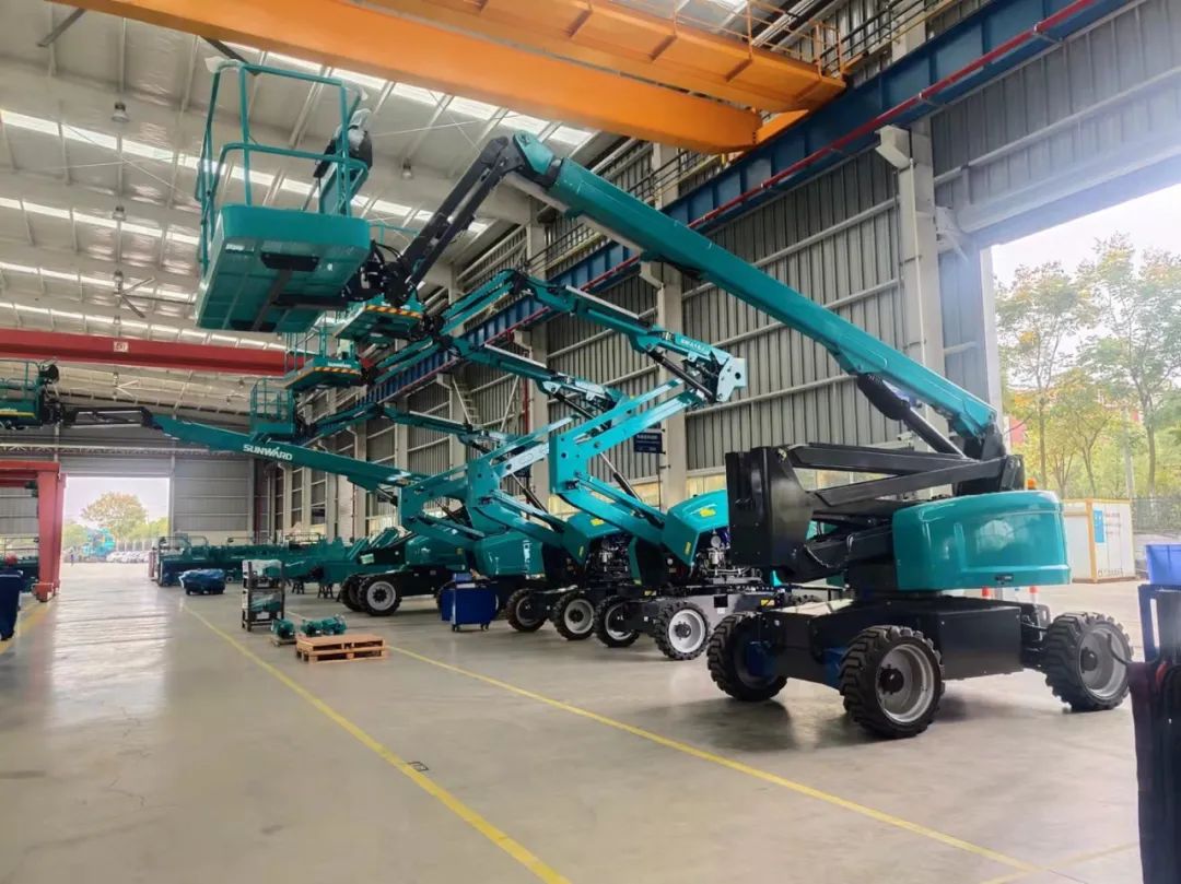 同级别作业高度最高！必发智能首款自主研发电动臂式高空作业平台下线