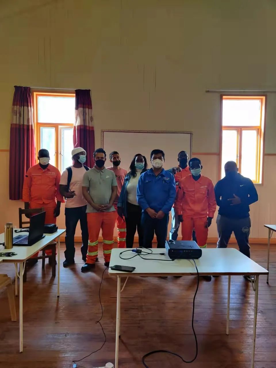 疫情当下，，，，逆行非洲——必发智能凿岩装备团队外洋效劳纪实