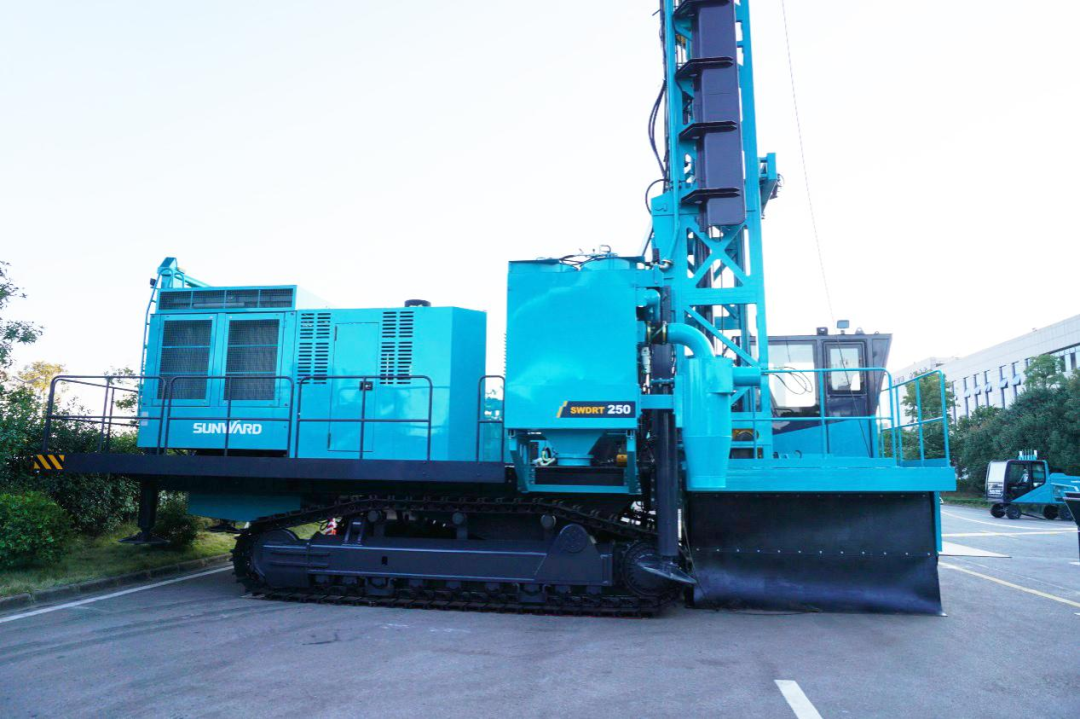 两种钻进模式+更大扭矩！必发智能自主研制的全液压牙轮钻机下线